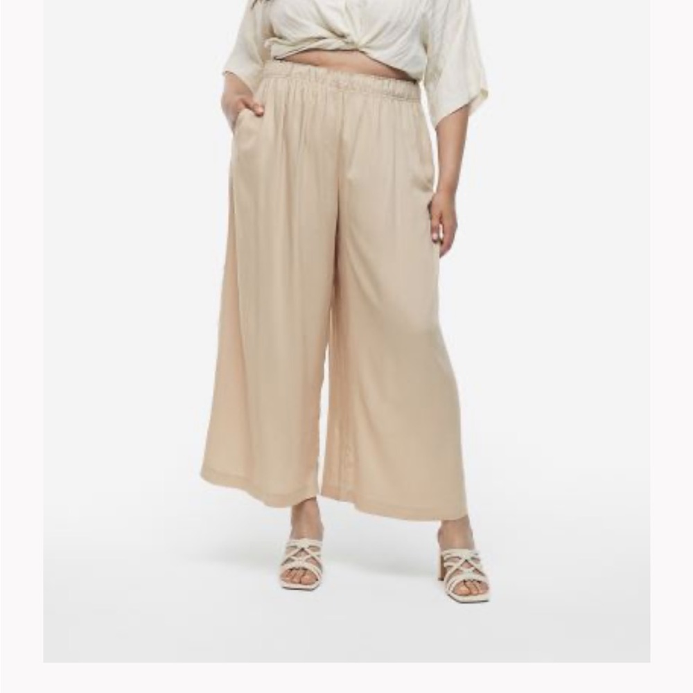 COPY - H and M pull on wide leg crop pants
